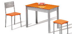 Mesa, sillas y taburetes
